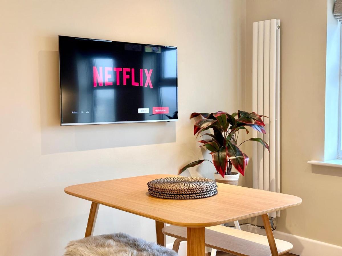 Barbican Loft - With Free Parking Apartment