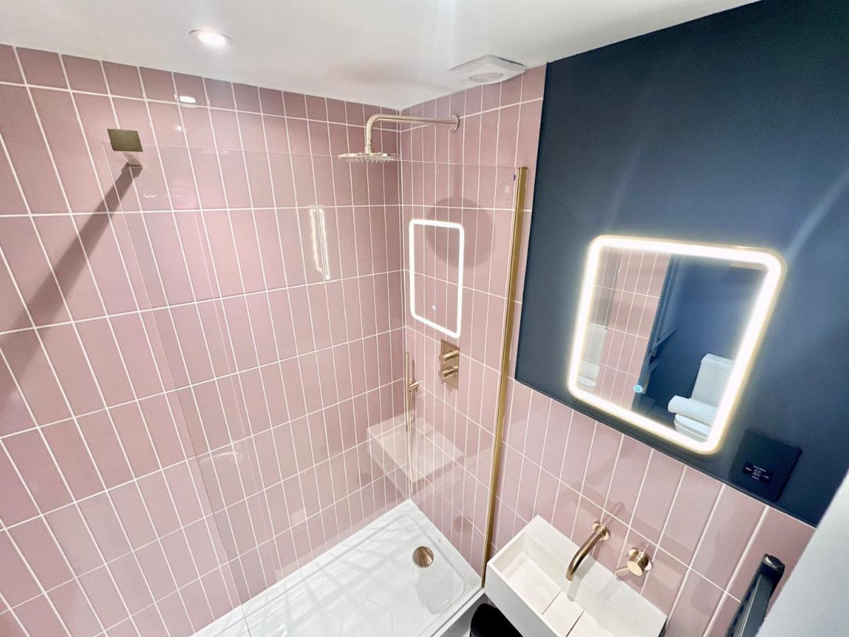 Barbican Loft - With Free Parking Apartment